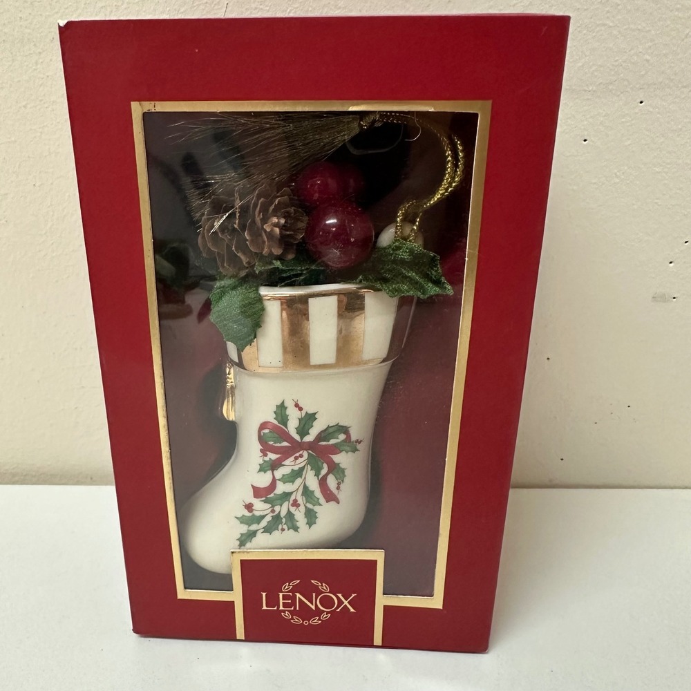 Lenox Holiday Stocking Ornament Ivory Porcelain Gold Trim Holly Berry 892551 4in